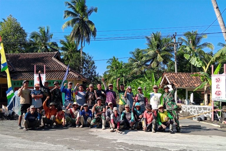 Menanti 10 tahun, TMMD Kodim 0612 Tasikmalaya Wujudkan Warga Cibolang Pangliaran Memiliki Jalan yang Mulus