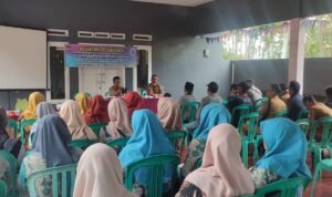 Polsek Cimaragas Polres Ciamis Ikut Sosialisasi Penyakit Menular di Desa Cimaragas