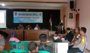 Ikuti Musrenbang Tingkat Desa Lumbung, Polsek Kawali Sampaikan Imbauan Kamtibmas