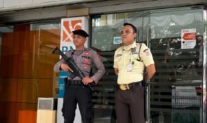 Cegah Tindak Kriminalitas, Anggota Polres Ciamis Bersiaga di Bank BNI Ciamis dan Siap Berikan Pelayanan ke Nasabah