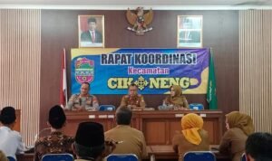 Polsek Cikoneng Datang Sampaikan Himbauan Kamtibmas di Rakor Tingkat Kecamatan