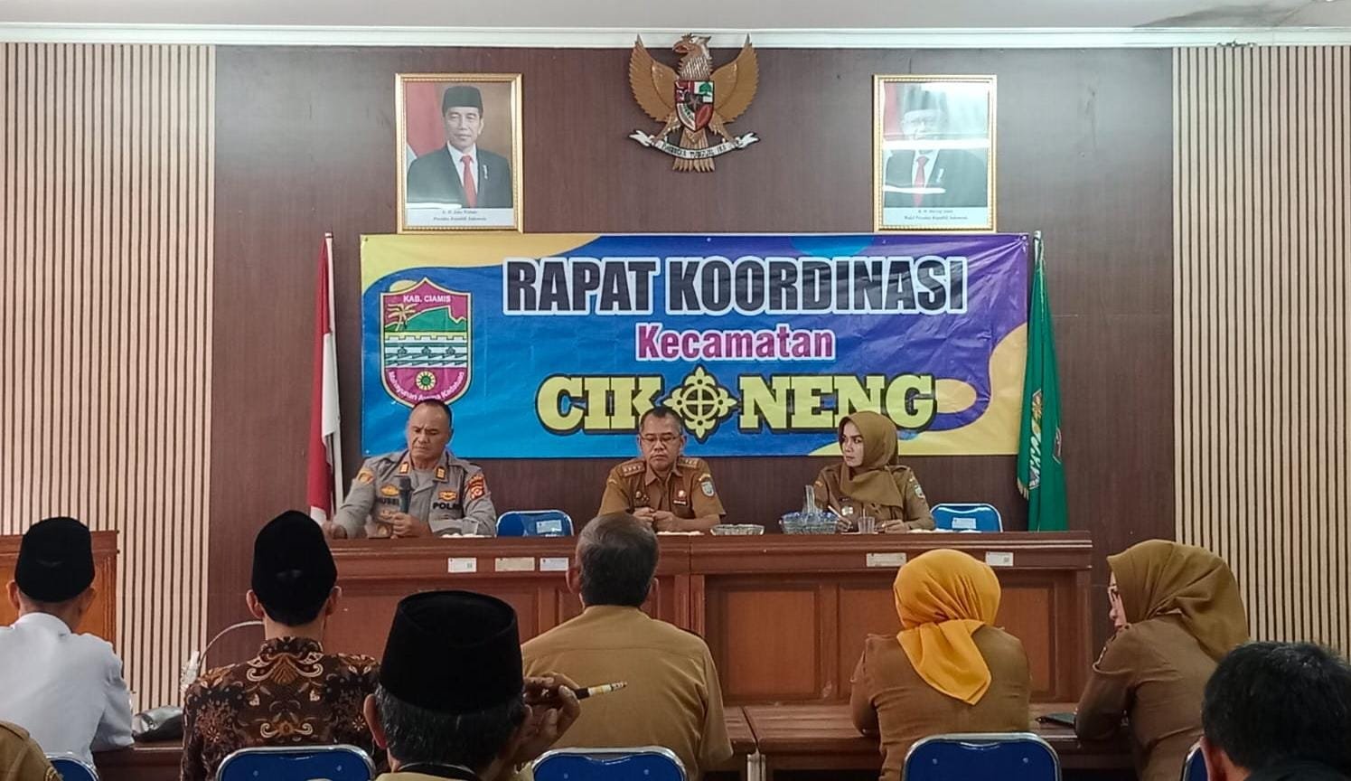 Polsek Cikoneng Datang Sampaikan Himbauan Kamtibmas di Rakor Tingkat Kecamatan