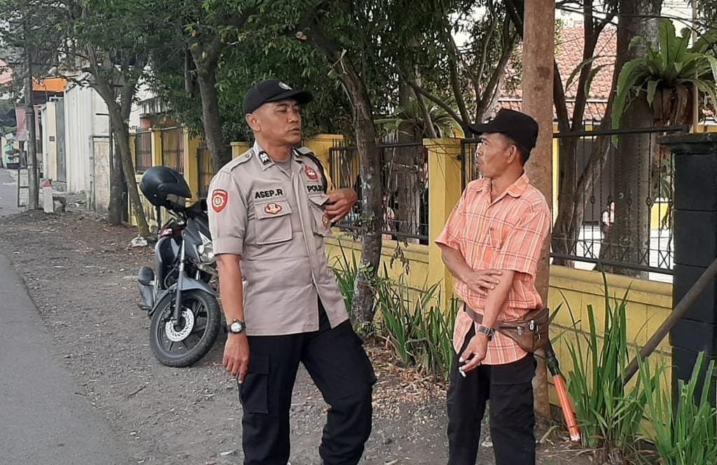 Polsek Cikoneng Koorkom Kamtibmas di Desakaler Wujudkan Pilkada Serentak 2024 Aman