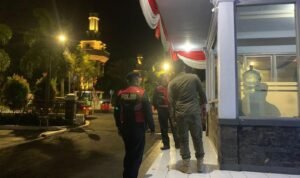 Tiga Personel Samapta Patroli Dialogis Cipta Kondisi Ops Mantap Praja Hadapi Pilkada Serentak