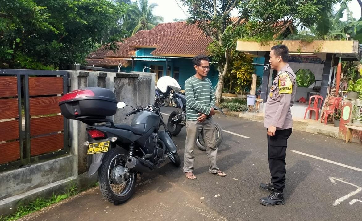 Humanis, Polsek Cipaku Polres Ciamis Koorkom Kamtibmas Hadapi Pilkada Serentak ke Warga Cijoho