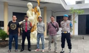 Enam Personel Polres Ciamis Siagakan Personel di Gereja Katolik Santo Yohanes Pembabtis Ciamis