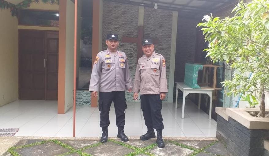 Berikan Rasa Aman, Polsek Banjarsari Polres Ciamis Monitoring Ibadah Minggu di GPDI