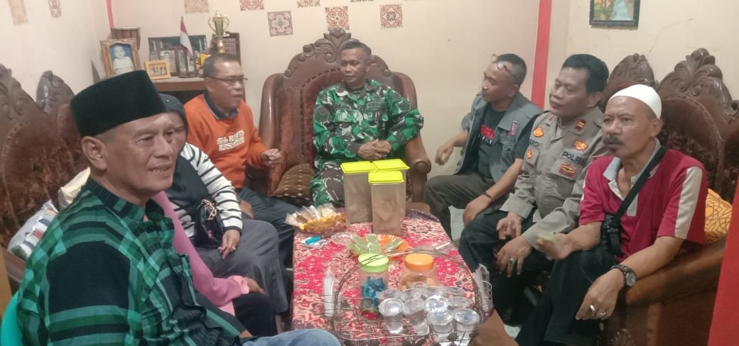 Cipta Kondisi, Polsek Banjarsari Datangi Calon Kades Banjarsadi Jelang Pencoblosan