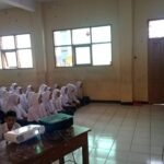 Polsek Cikoneng Polres Ciamis Datangi MTs Budiasih Binluh Bahaya Kenakalan Remaja