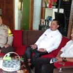 Datang ke Tokoh Masyarakat, Anggota Polsek Kawali Koorkom Kamtibmas Jelang Pilkada Serentak