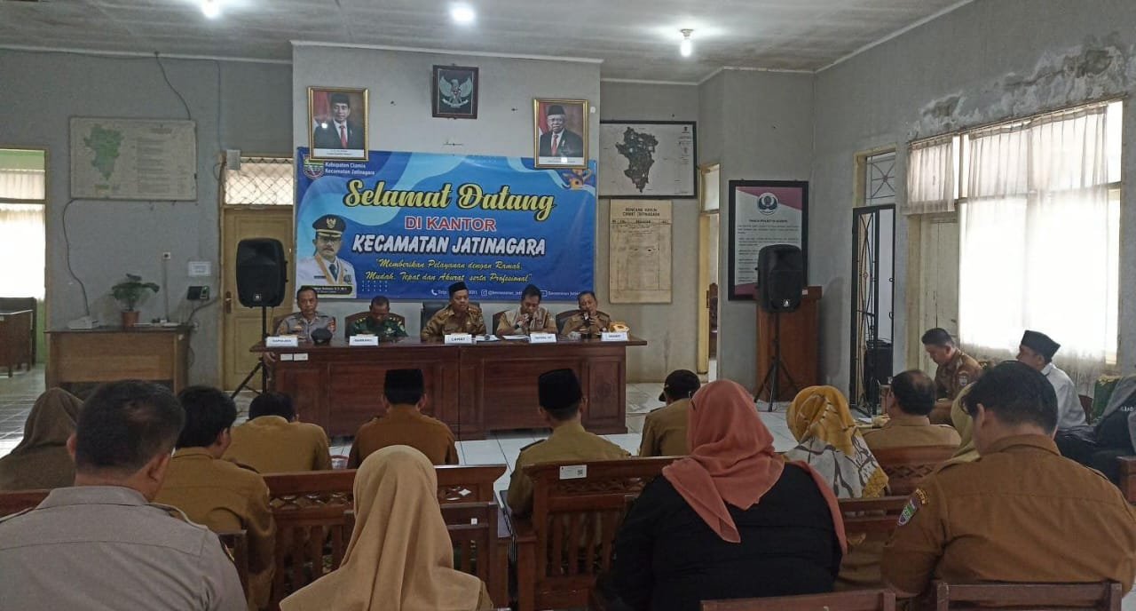 Datangi Perkantoran, Anggota Polsek Kawali Koorkom Kamtibmas Jelang Pilkada Serentak