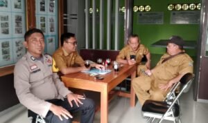 Perkuat Sinergitas, Polsek Lakbok Polres Ciamis Patroli Kamtibmas ke Perangkat Desa Tambakreja