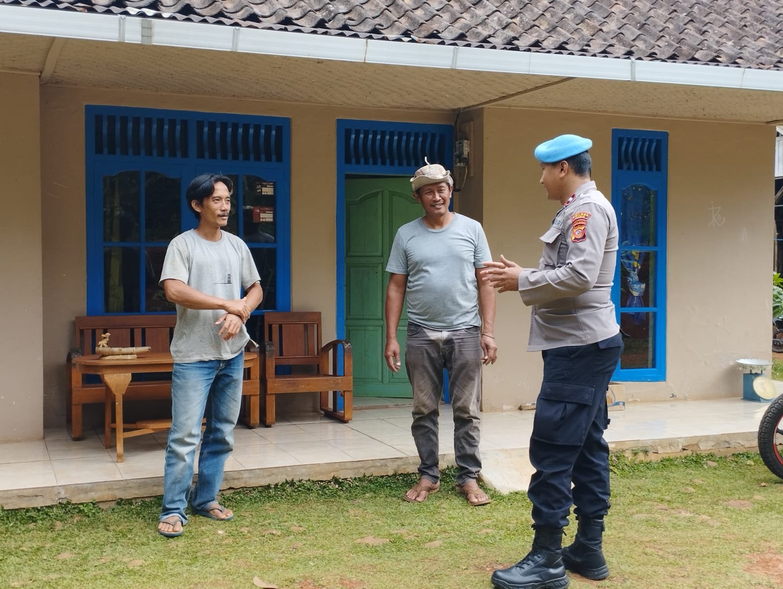 Cipkon Pilkada 2024, Polsek Sukadana Polres Ciamis Cooling System Bersama Warga Salakaria