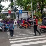 Pelayanan Masyarakat, Samapta Polres Ciamis Bersiaga di Daerah Rawan Kemacetan Saat Pagi