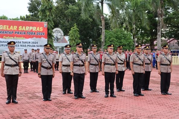 KAPOLRES NIAS PIMPIN SERTIJAB PARA KAPOLSEK DAN KASAT NARKOBA POLRES NIAS.