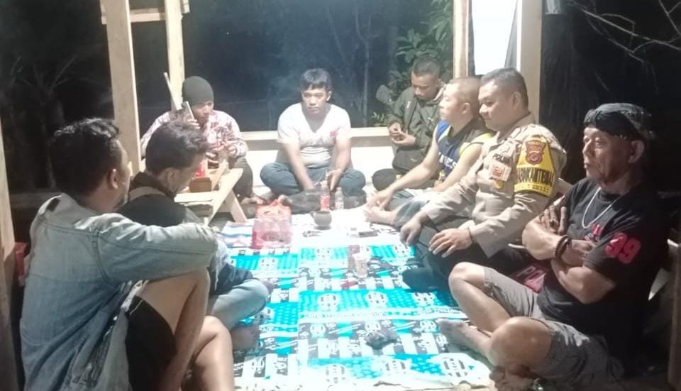 Polsek Sukadana Koorkom Kamtibmas di Cibangban Wujudkan Pilkada Serentak 2024 Aman