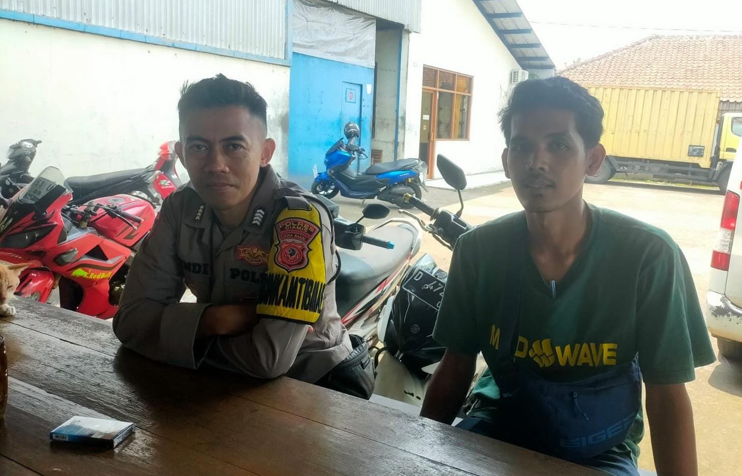 Polsek Cikoneng Koorkom Kamtibmas ke Bojongsari Wujudkan Pilkada Serentak 2024 Aman