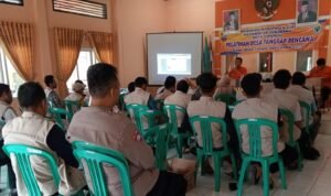 Polsek Sukadana Polres Ciamis Hadiri Sosialisasi Mitigasi Bencana di Desa Ciparigi Polsek Sukadana Polres Ciamis Hadiri Sosialisasi Mitigasi Bencana di Desa Ciparigi