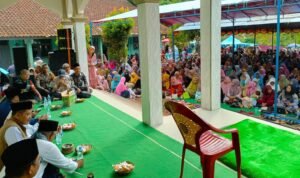 Polsek Ciamis Polres Ciamis Hadiri Pengajian Rutin Bulanan di Masjid Al Mujahidin