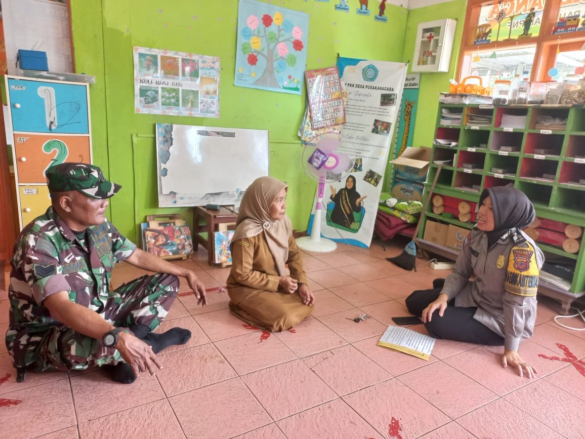 Datang ke Warga, Anggota Polsek Ciamis Koorkom Kamtibmas Wujudkan Pilkada Serentak Yang Aman