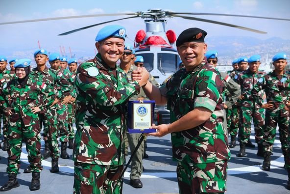 KRI Diponegoro-365 Terima Kunjungan Kerja Tim Pusinfomar TNI