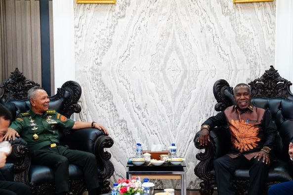 Kasum TNI Terima Kunjungan Mantan Pj Bupati Nduga