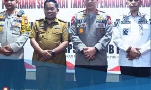 Penyerahan Sertifikat Tanah dan Penandatanganan oleh Pemerintah Daerah Kabupaten Jeneponto kepada Komandan Pasukan Brimob II, Korbrimob Polri