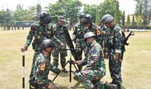 Prajurit Yonif 5 Marinir Beri Pembekalan Kepada Taruna AAL Korps Marinir Dengan Materi Senbanif