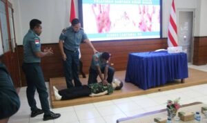 Cegah Penyebaran Monkey Pox dan Penyakit Jantung Prajurit Yonmarhanlan VII Kupang Ikuti Sosialisasi Kesehatan Cegah Penyebaran Monkey Pox dan Penyakit Jantung Prajurit Yonmarhanlan VII Kupang Ikuti Sosialisasi Kesehatan