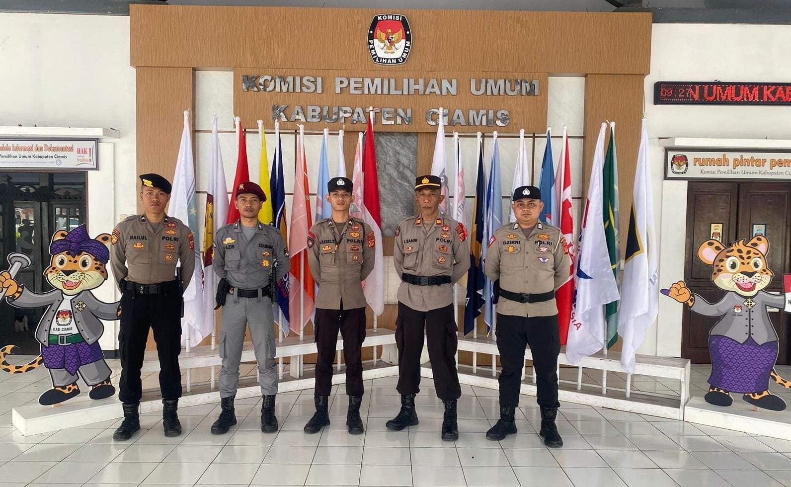 Ops Mantap Praja, Polres Ciamis Siagakan Personel PAM di Kantor KPU Kabupaten Ciamis