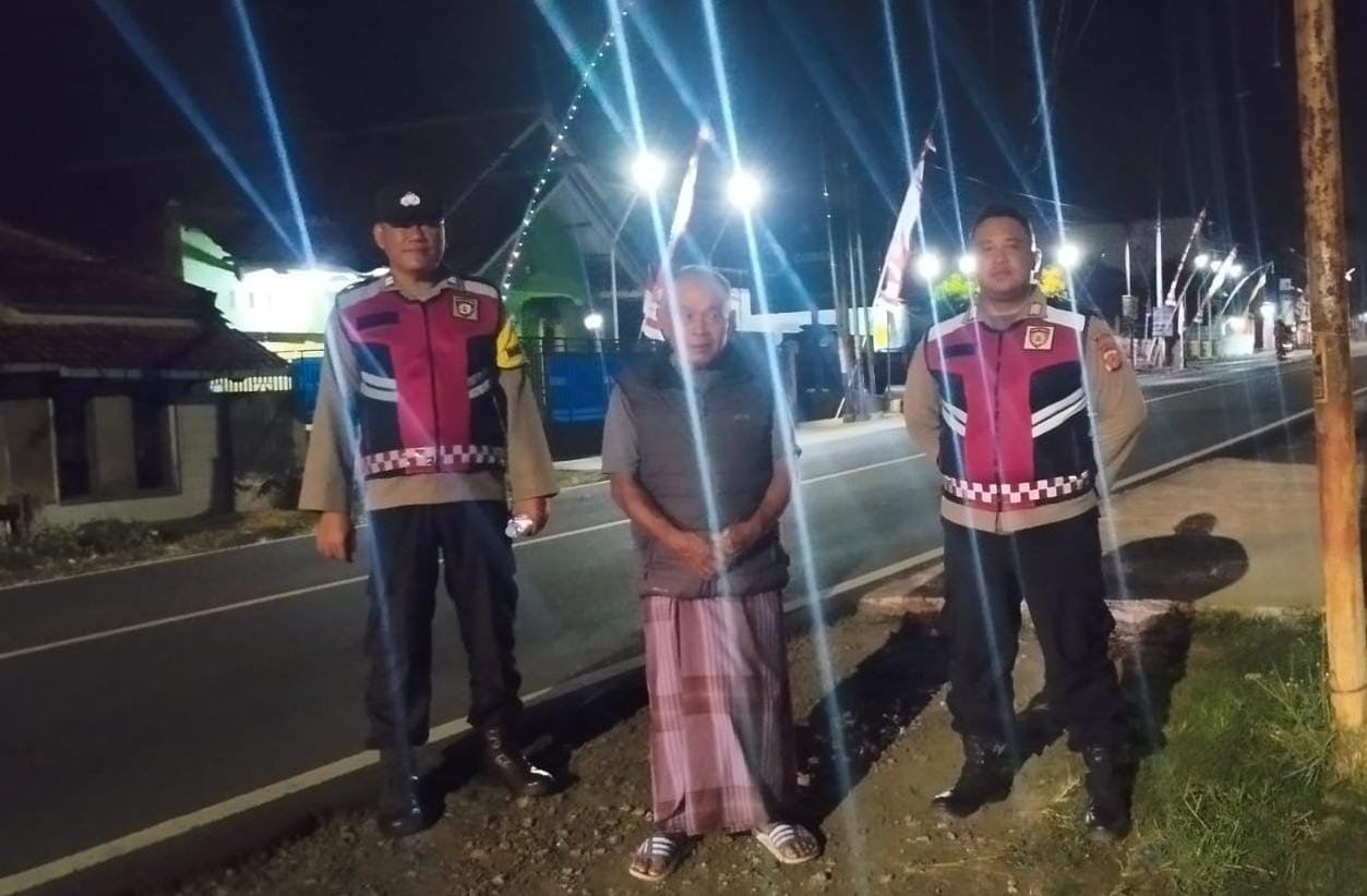 Berikan Rasa Aman di Malam Hari, Polsek Cijeungjing Polres Ciamis Intens Patroli Biru