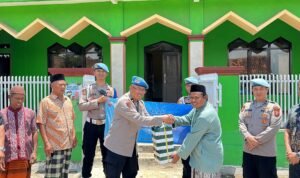 Jum’ at Berkah Bid Propam Polda Jabar di Masjid Jami Al-Barokah Kampung Haurcucuk, Kelurahan Sumbersari, Kecamatan Ciparay Kabupaten Bandung Jum’ at Berkah Bid Propam Polda Jabar di Masjid Jami Al-Barokah Kampung Haurcucuk, Kelurahan Sumbersari, Kecamatan Ciparay Kabupaten Bandung
