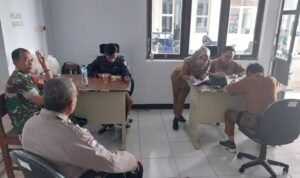 Perkuat Sinergitas, Polsek Panumbangan Polres Ciamis Koorkom Kamtibmas ke Warga Panoongan Perkuat Sinergitas, Polsek Panumbangan Polres Ciamis Koorkom Kamtibmas ke Warga Panoongan