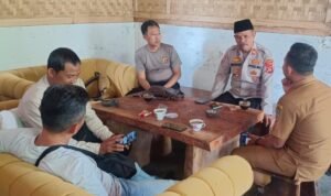 Ngobrol Bareng Warga Cijeungjing Terkait Kondusifitas Pilkada dan Bahaya Judi Online Ngobrol Bareng Warga Cijeungjing Terkait Kondusifitas Pilkada dan Bahaya Judi Online