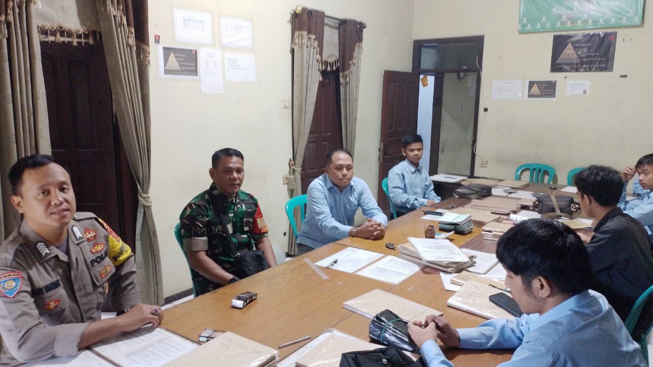 Cegah Gangguan Kamtibmas, Polsek Cijeungjing Polres Ciamis Patroli ke Pegawai Koperasi