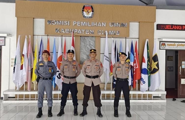 Ops Mantap Praja, Polres Ciamis Siagakan Personel PAM di Kantor KPU Kabupaten Ciamis