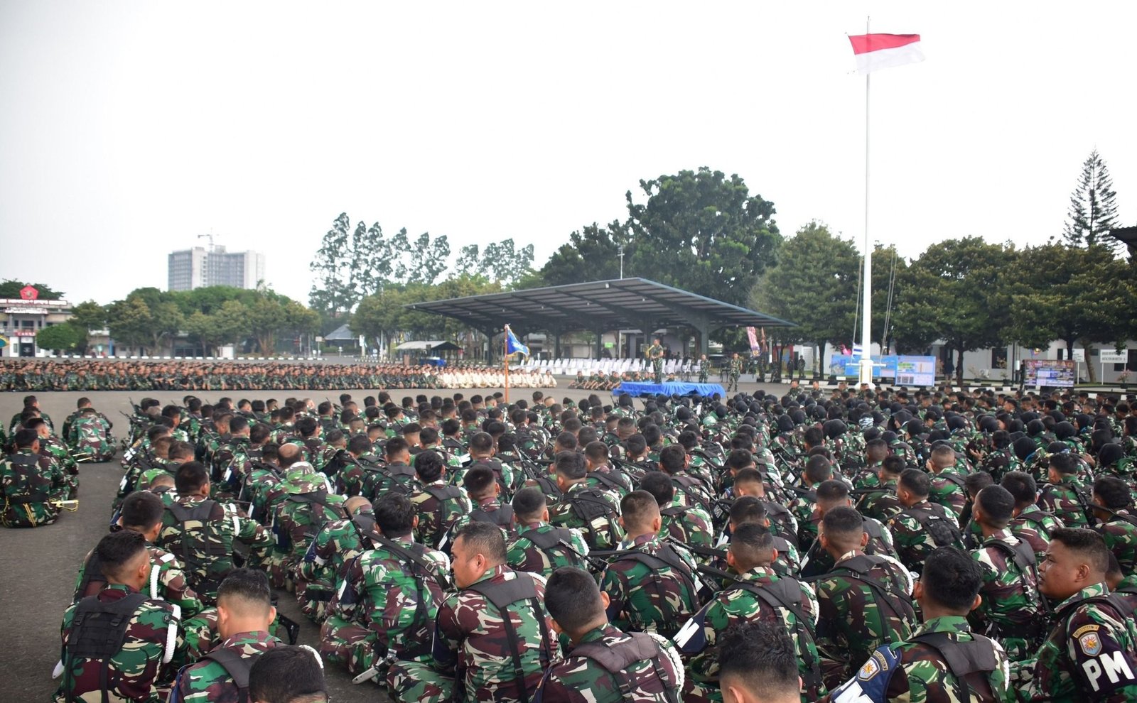 SELAKU PENANGGUNG JAWAB DEVILE, DANKORMAR BERIKAN MOTIVASI PASUKAN UPACARA