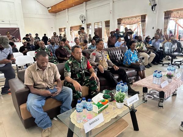 Dandim 1706/Nduga Hadiri Rapat Penetapan Nomor Urut Calon Bupati dan Wakil Bupati Nduga