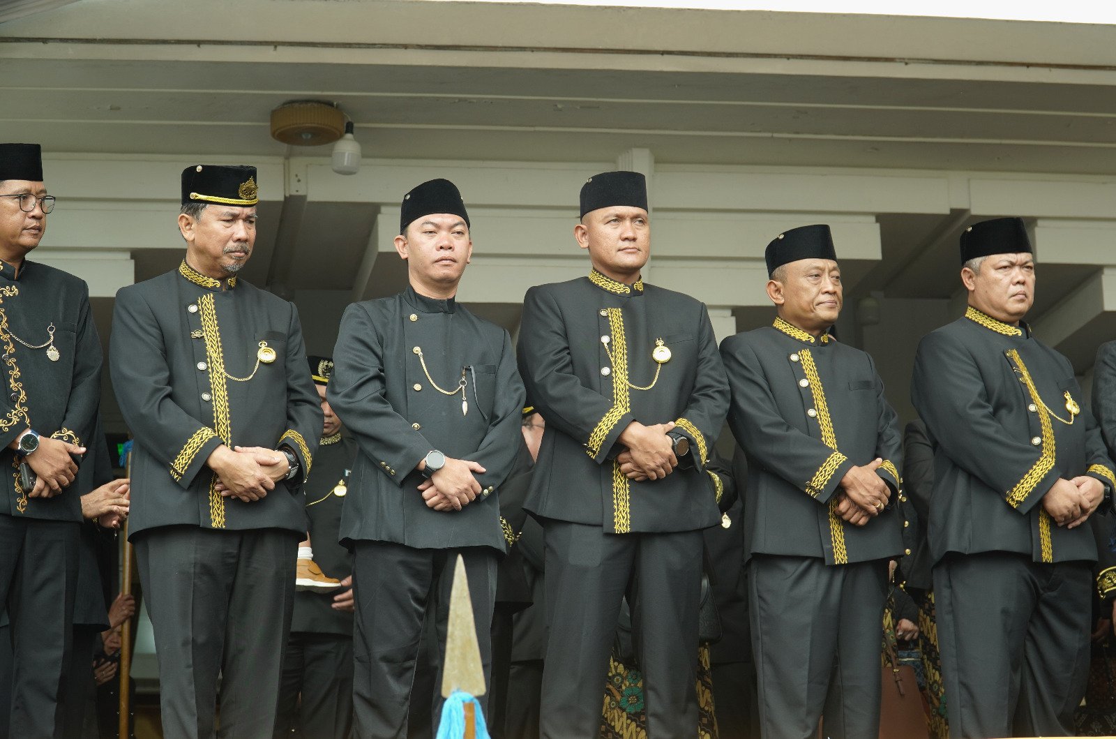 Lestarikan Kebudaya, Danrem 091/ASN Bersama Dandim 0906/Kutai Kartanegara Hadiri Pembukaan Erau