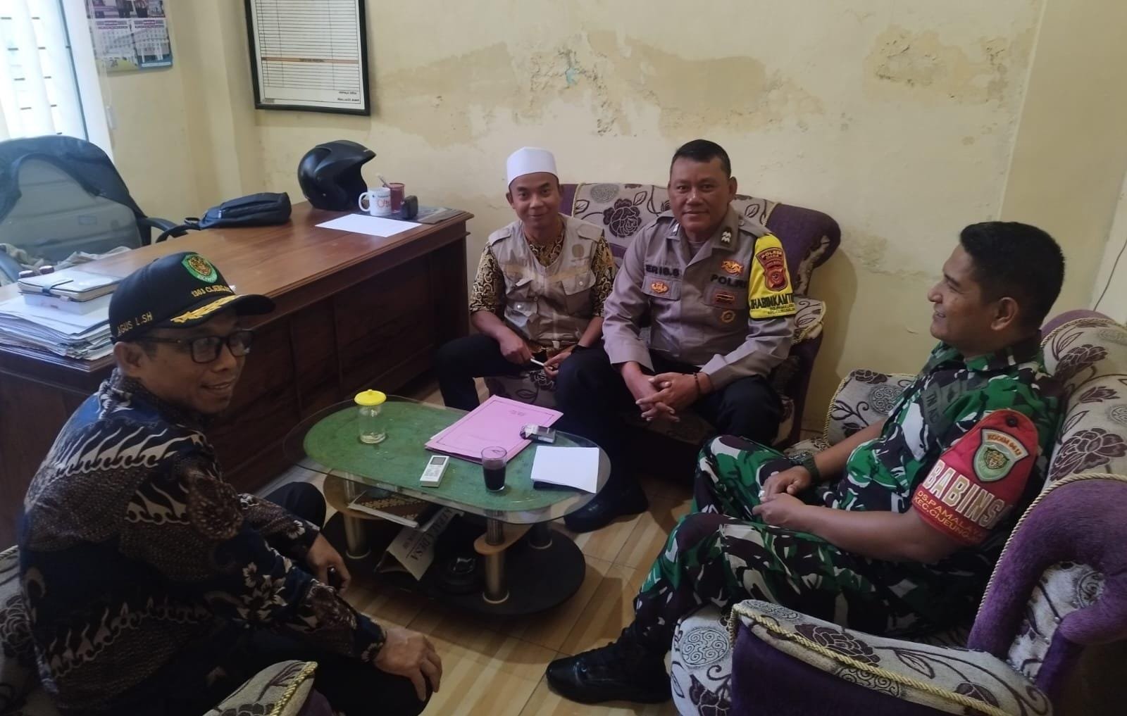 Cooling System, Polsek Cijeungjing Polres Ciamis Koorkom Bersama Tokoh di Desa Pamalayan