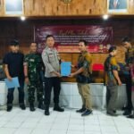 Polsek Cijeungjing Polres Ciamis Bersiaga Amankan Proses Pleno DPSHP Pilkada 2024 di Desa Bojongmengger