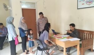 Polsek Banjarsari Salurkan Bantuan Sosial Cegah Stunting