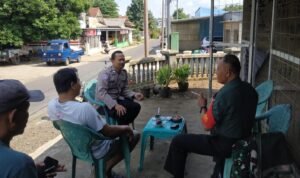 Berikan Rasa Nyaman, Polsek Cimaragas Polres Ciamis Patroli Dialogis ke Warga Gandapura