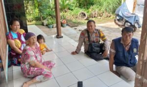 Cipkon Hadapi Pilkada Serentak, Polsek Ciamis Polres Ciamis Koorkom Kamtibmas ke Warga Linggasari Cipkon Hadapi Pilkada Serentak, Polsek Ciamis Polres Ciamis Koorkom Kamtibmas ke Warga Linggasari