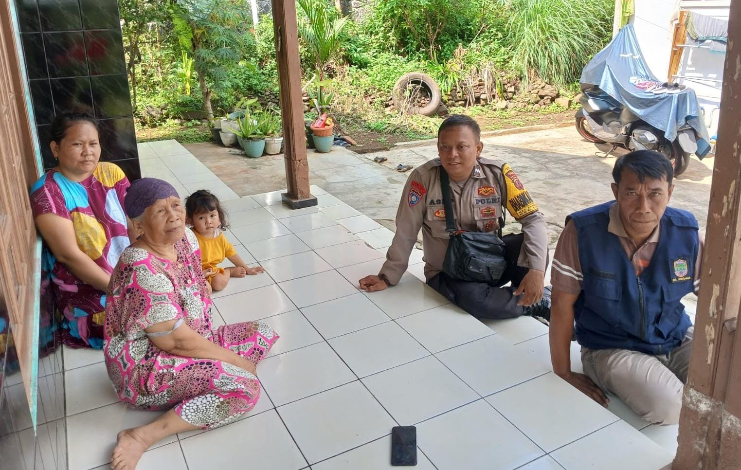 Cipkon Hadapi Pilkada Serentak, Polsek Ciamis Polres Ciamis Koorkom Kamtibmas ke Warga Linggasari