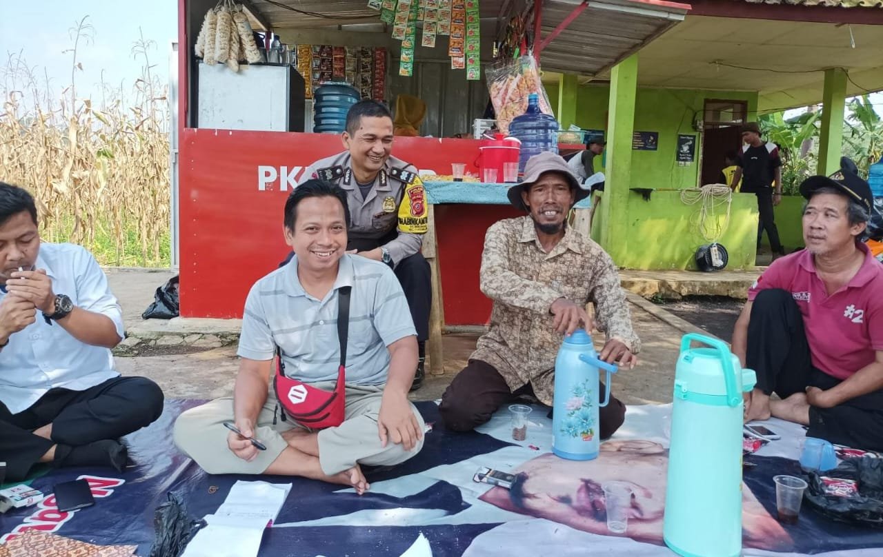 Perkuat Sinergitas, Polsek Cijeungjing Polres Ciamis Koorkom ke Warga Desa Kertaharja