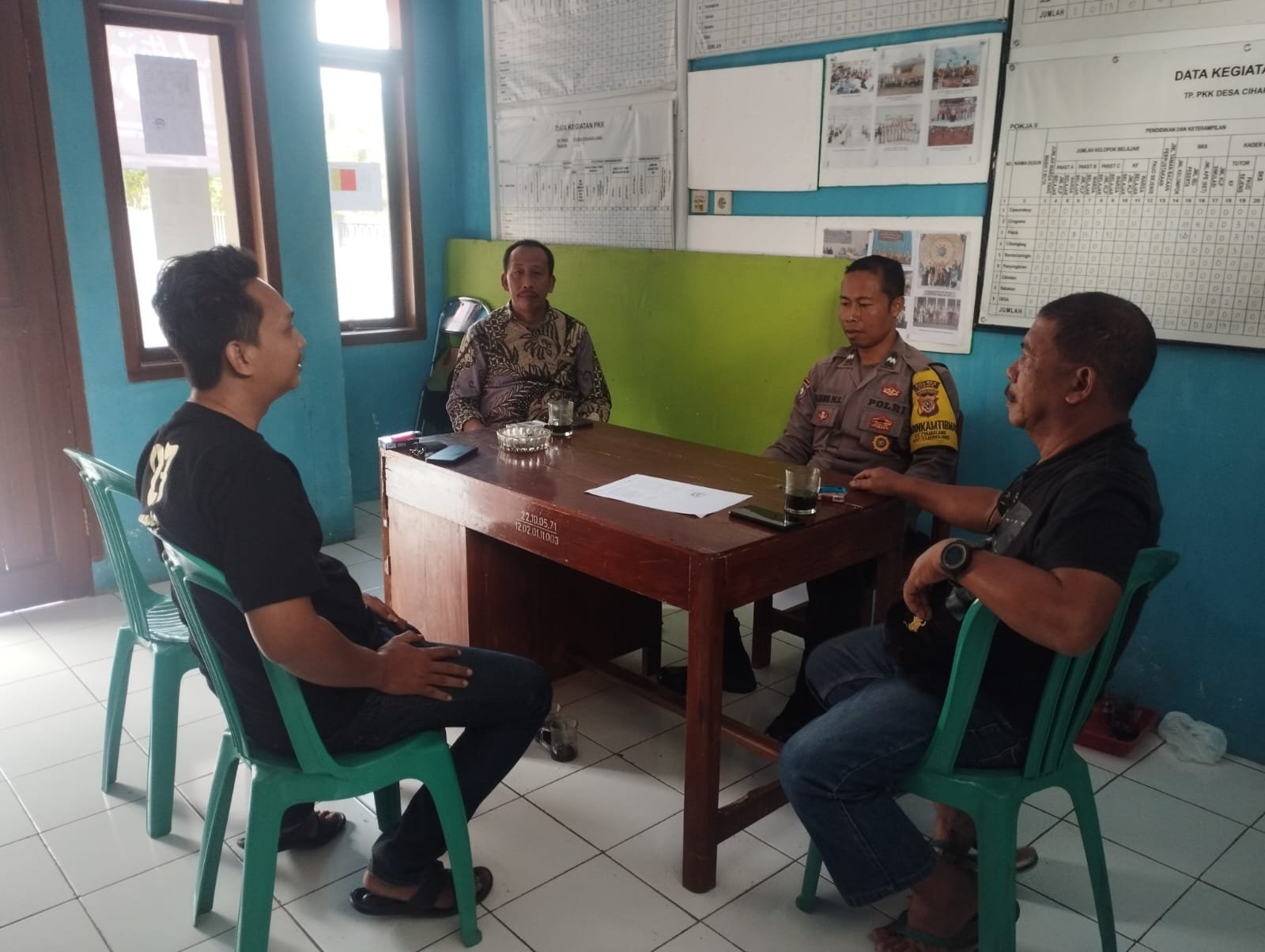 Cooling System Polsek Cijeungjing Koorkom Kamtibmas ke Penyelenggara Pemilu di Cijeungjing