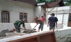 Kepedulian Babinsa Desa Bangsri Di Wilayah, Bantu Warga Bangun rumah Ibu Wagiyem
