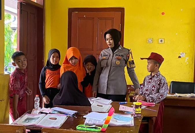 Police Go To School, Polsek Ciamis Polres Ciamis Beri Penyuluhan ke Siswa SDN 2 Sukajadi