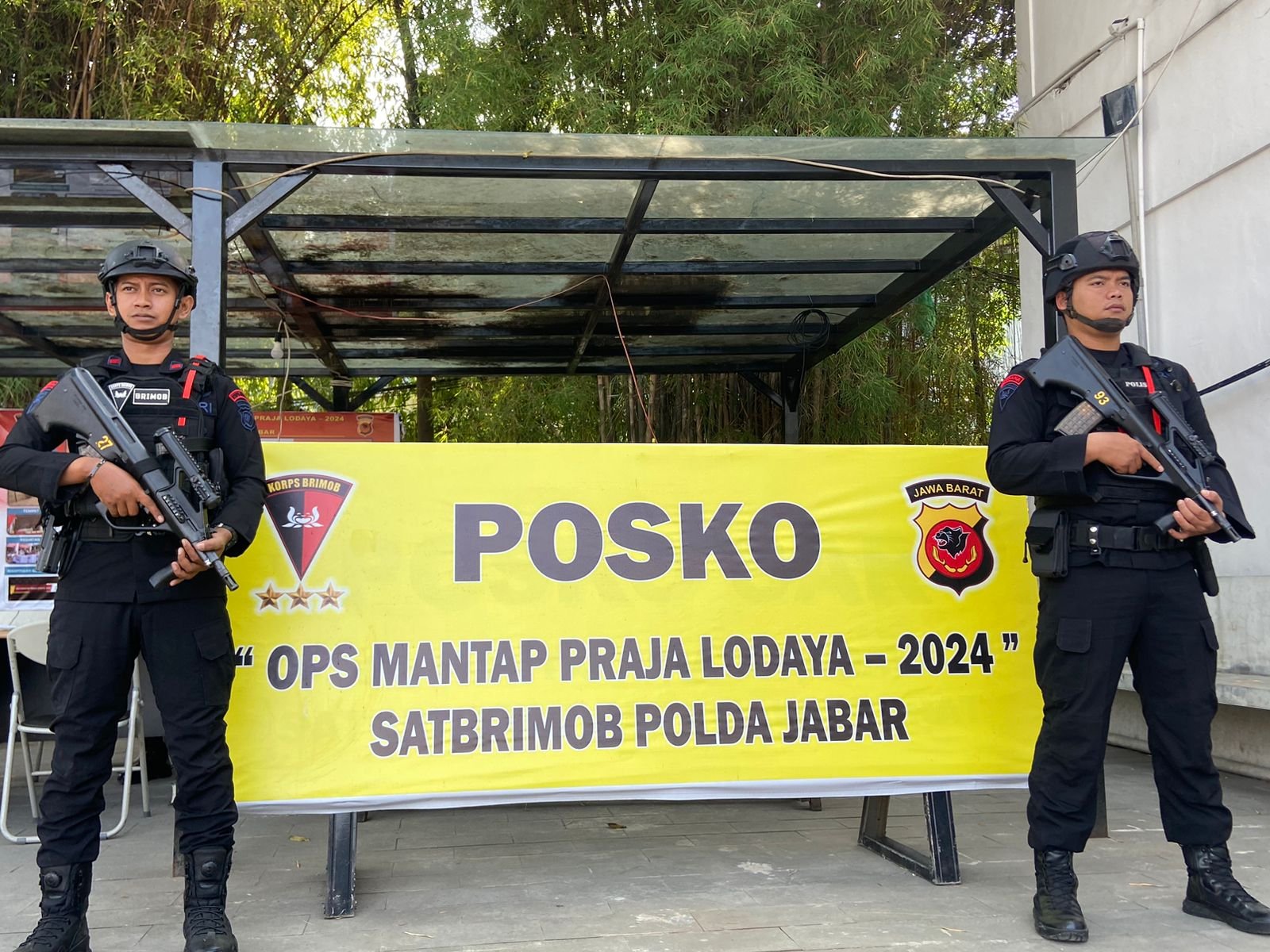 PENGAMANAN KANTOR KPU DAN BAWASLU PROVINSI JAWA BARAT PADA TAHAPAN KAMPANYE OLEH SAT BRIMOB POLDA JABAR